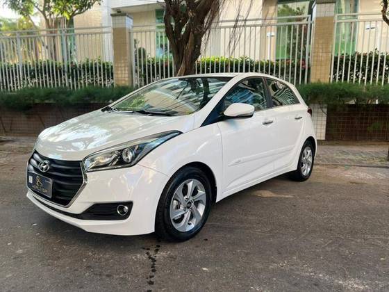HYUNDAI HB20 1.6 PREMIUM 16V FLEX 4P AUTOMÁTICO HYUNDAI HB20 1.6 PREMIUM 16V FLEX 4P AUTOMÁTICO